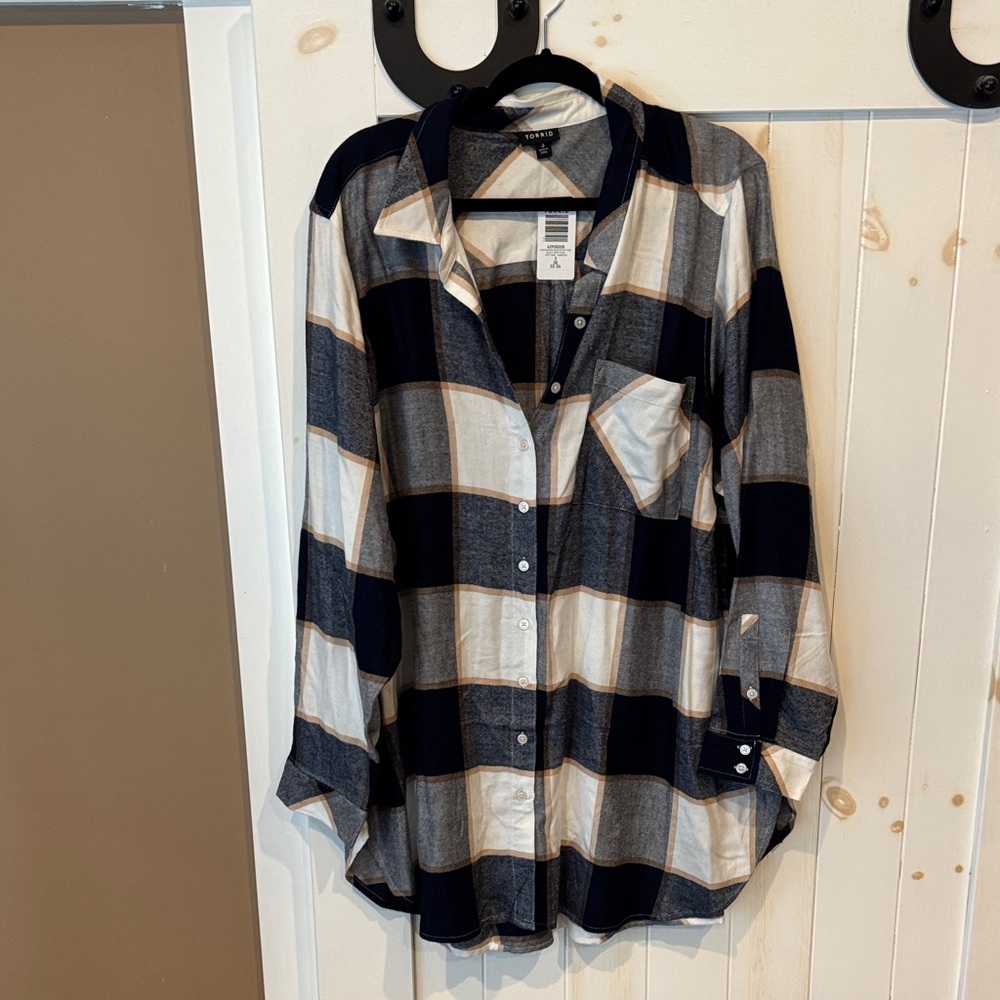 Torrid Navy and White Plaid Tunic Top
